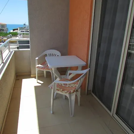 Aati Apartment Durres
